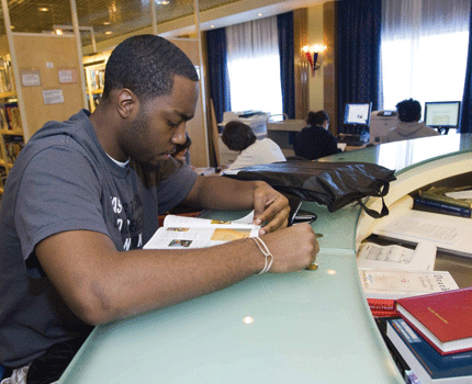 Study_002 Studying in the library