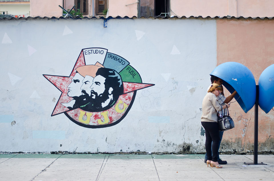 05_F13_Cuba_Bond_1