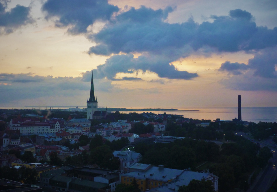 Sunset over Tallinn. Photo by Collin Maenhout.