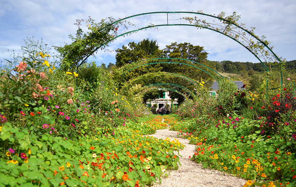 “I loved that aisle of flowers in the old Monet driveway,” said Gabrielle Passarelli of Western Connecticut State University. The floral opening in the xx served as the masculine contrast to the pond's feminine nature.
