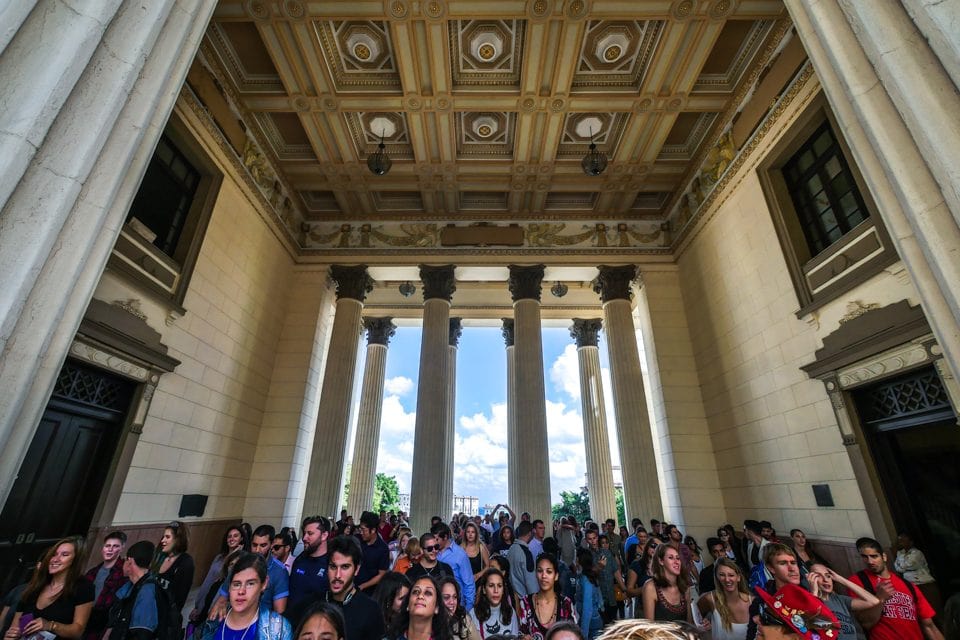 Fall 2014 voyagers arrive with their Cuban counterparts at the Universidad de la Habana.