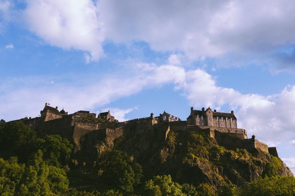 From Prince Street is an incredible view of Edinburgh Castle, one of the main attractions of the city.