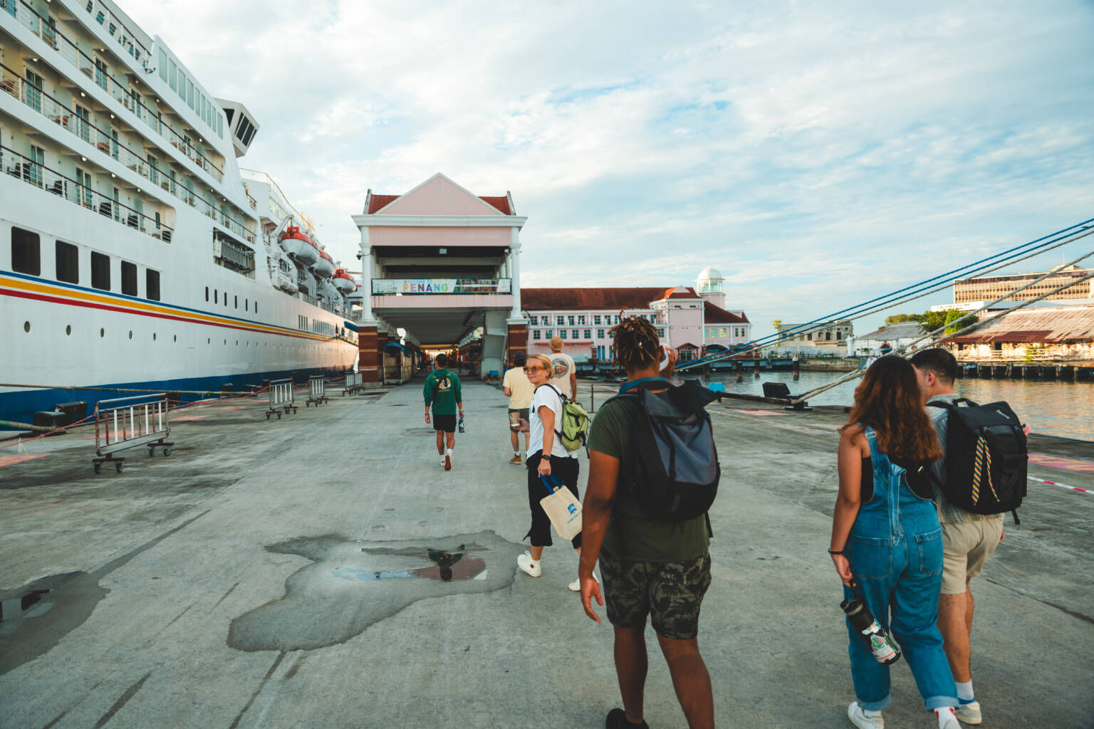 Spring 2024 Family Port Semester at Sea